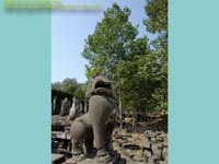 �A���R�[���g��( Angkor Tom )�����N���[���̎��q�@�B�e�ꏊ�F�V�F�����A�b�v�A�J���{�W�A