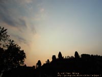 �A���R�[�����b�g�̒��ɂ���v�m���E�o�P��( Phnom Bakheng)�Ɨ[�Ă��@�B�e�ꏊ�F�V�F�����A�b�v�A�J���{�W�A